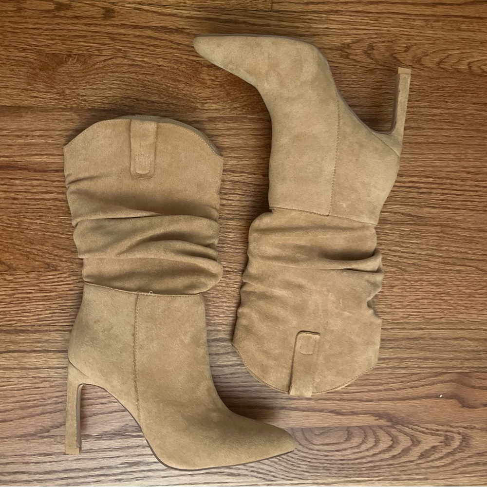 Suede boots